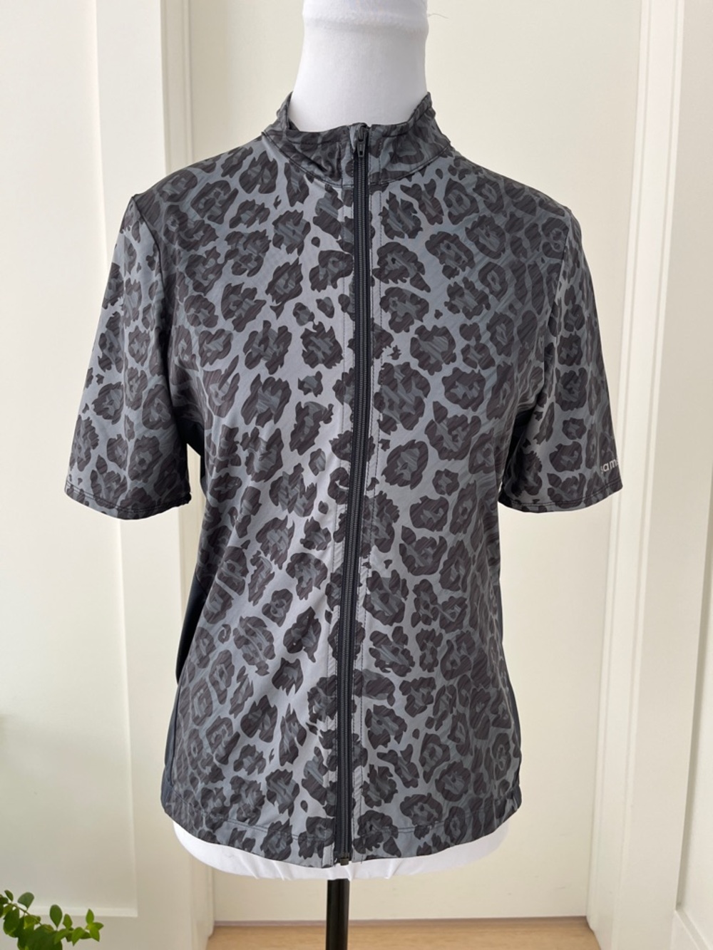 SAMSARA Full Zip Cycling Performance Jersey Leopard Print Short Sleeve Stretch